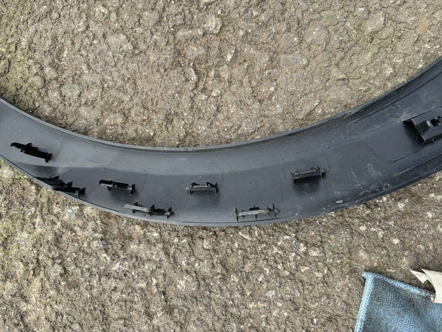 PEUGEOT 2008 GT PREMIUM PLASTIC ARCH TRIM REAR RIGHT RH 9825736580