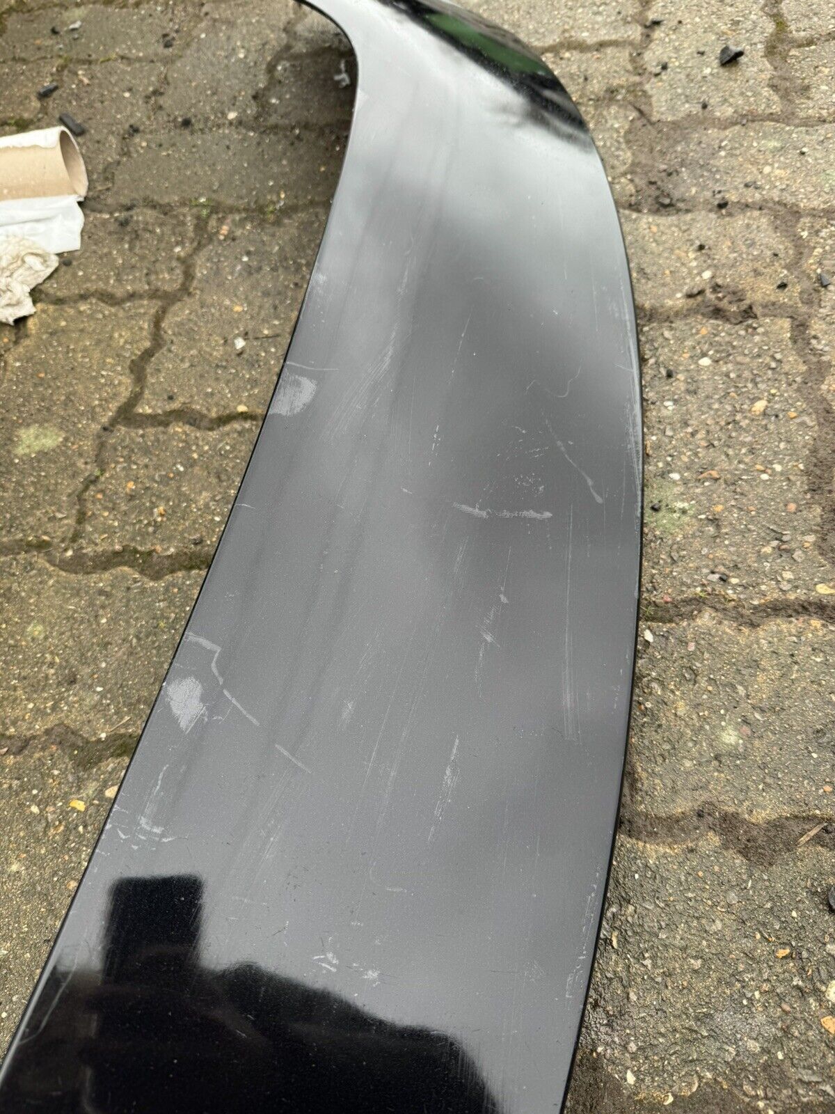 Damage on second pictureGENUINE FORD KUGA ST LINE TAILGATE SPOILER LV4B-S44210 B