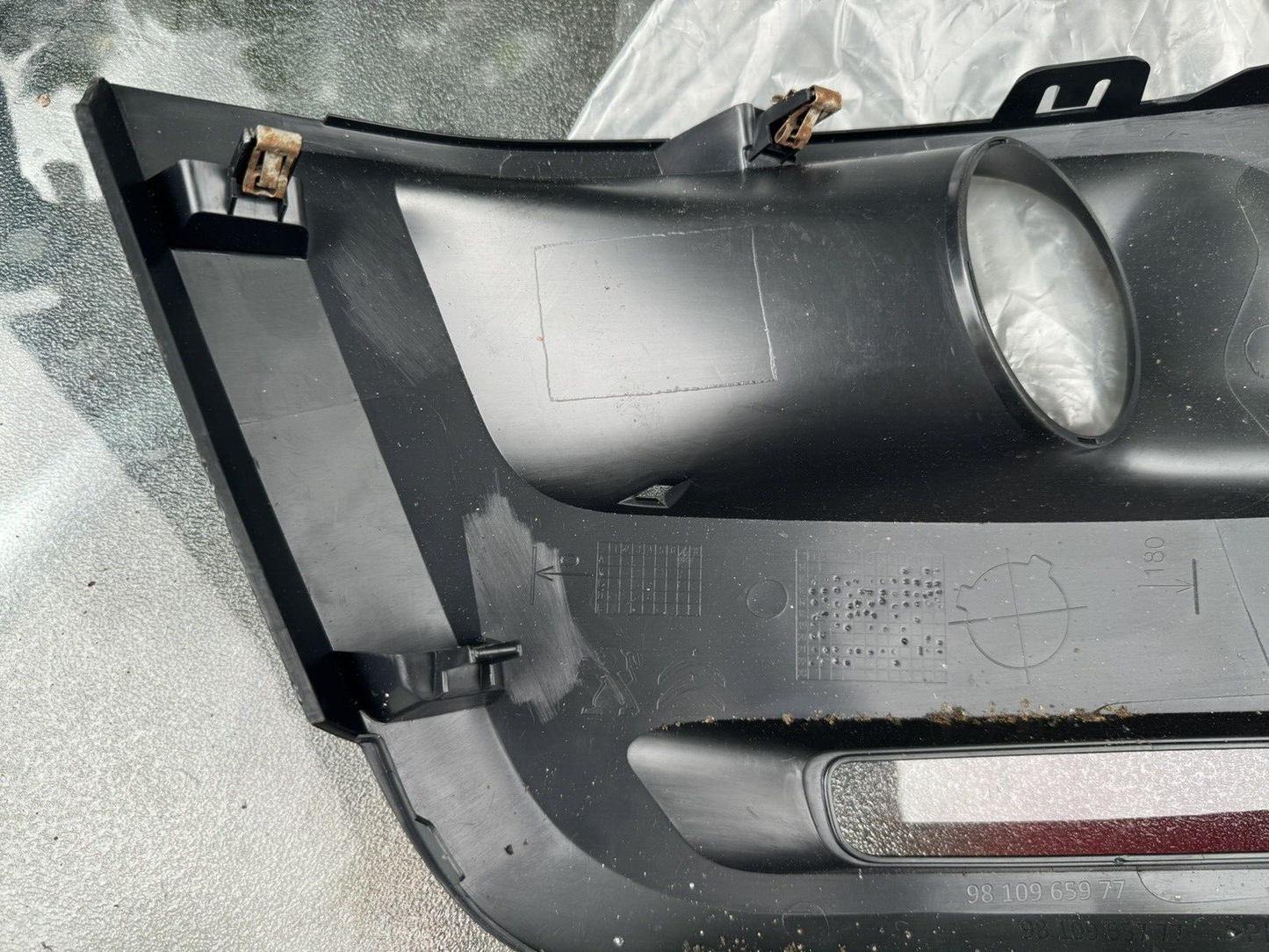 GENUINE PEUGEOT/CITROEN BERLINGO FRONT FOG GRILL 9810965977 2015-18