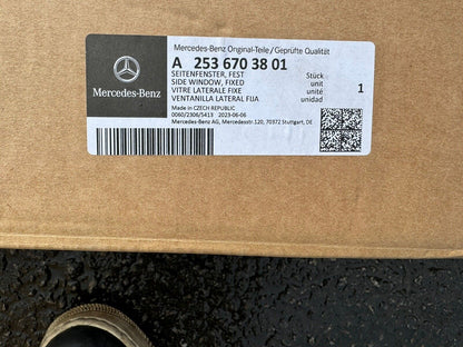 NEW GENUINE Quarter Glass - Mercedes-Benz (253-670-38-01)