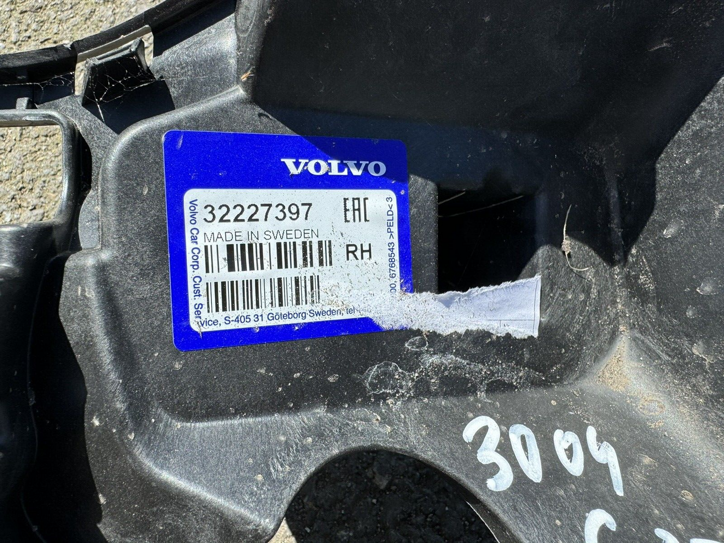 Mount Bracket - Volvo (32227397) RH