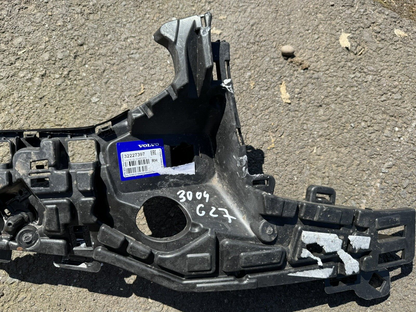 Mount Bracket - Volvo (32227397) RH