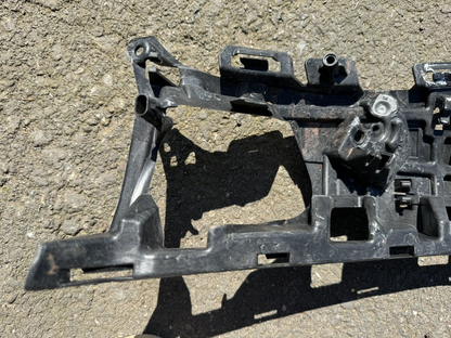 Mount Bracket - Volvo (32227397) RH