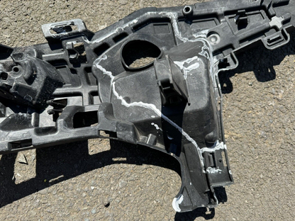 Mount Bracket - Volvo (32227397) RH