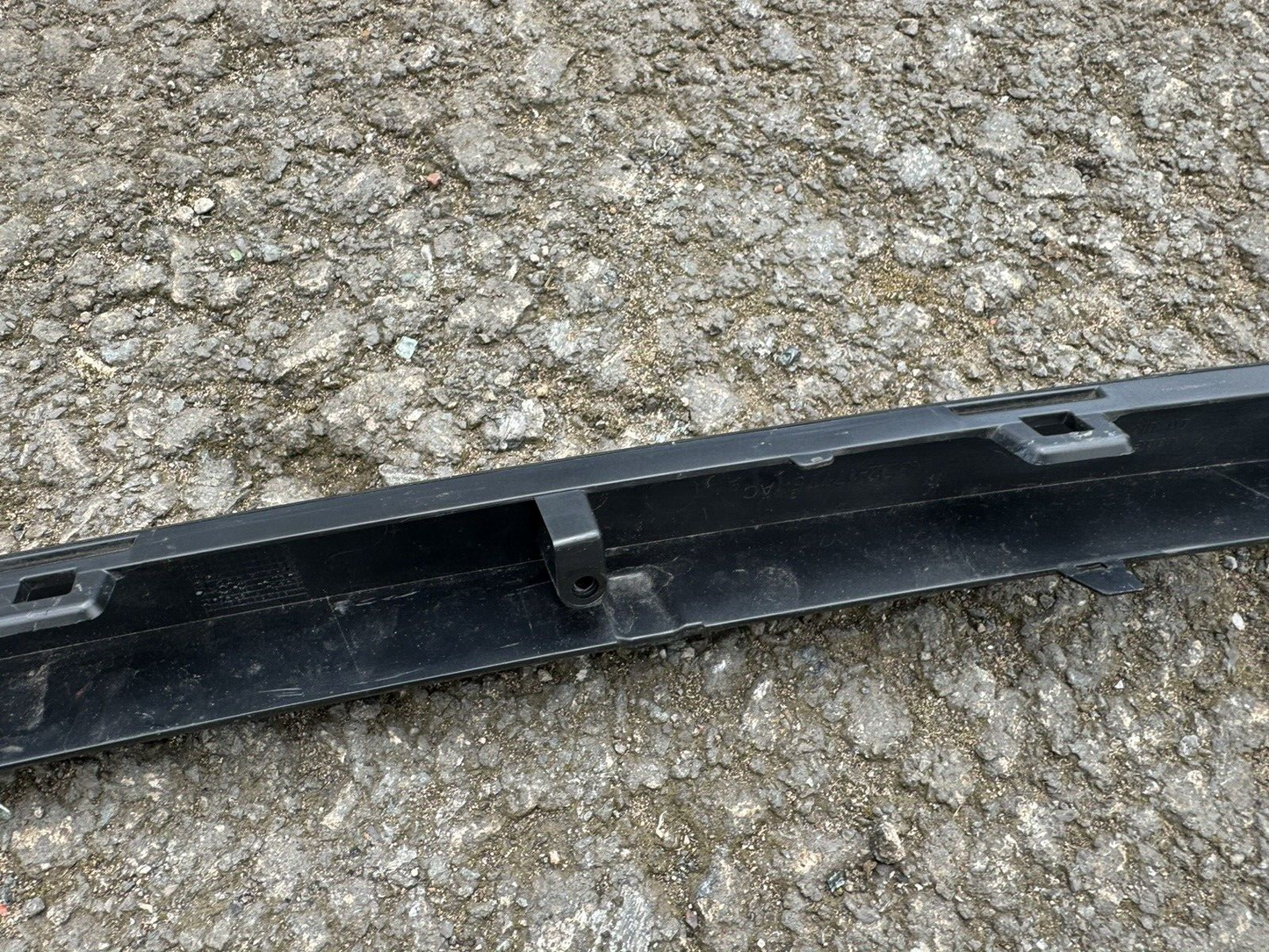 GENUINE RANGE ROVER EVOQUE REAR BUMPER TRIM K8D2-17775-AC