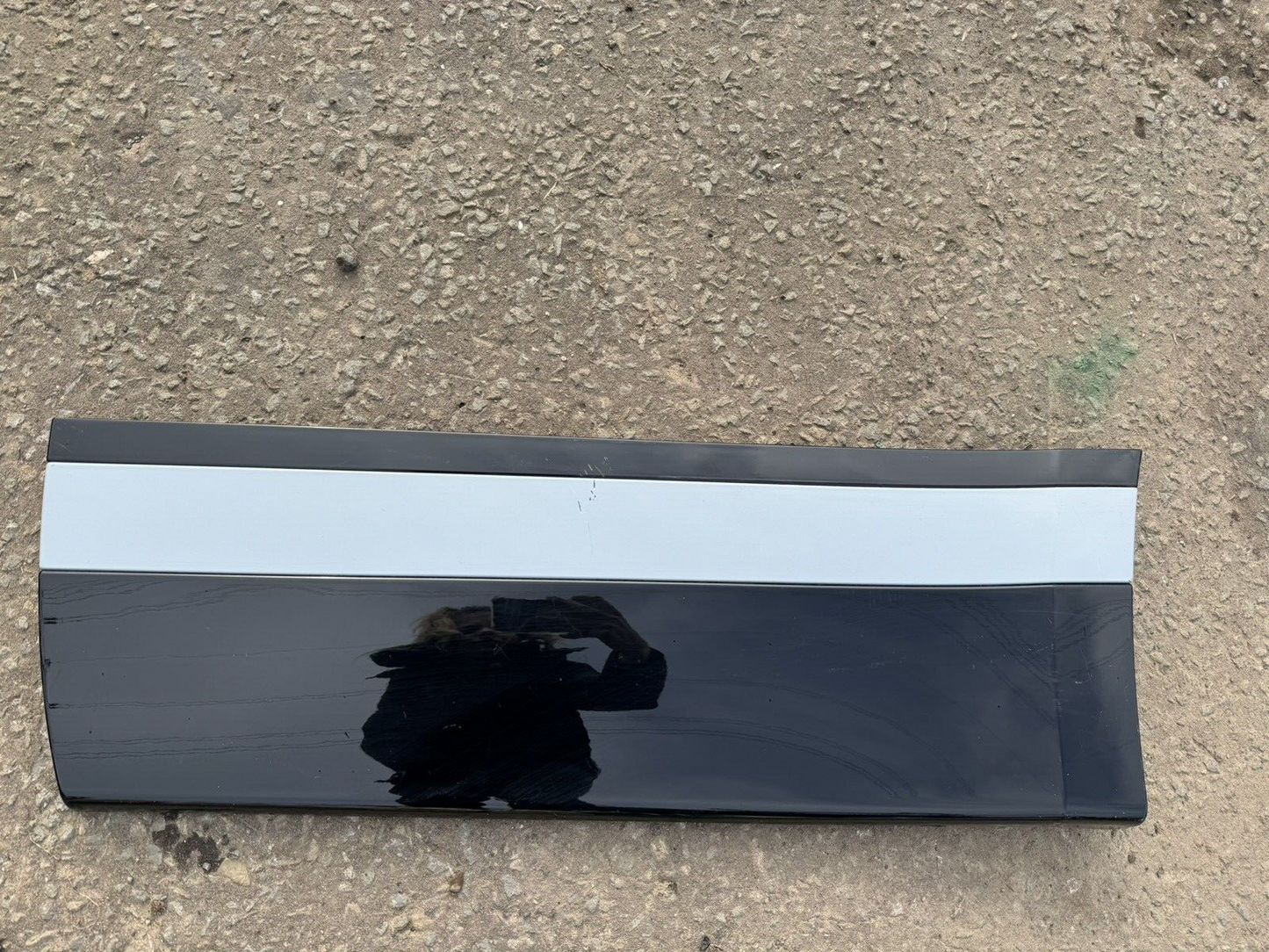 Range Rover Velar Rear Left Door Moulding 2017 ON J8A2-274A49-B Genuine