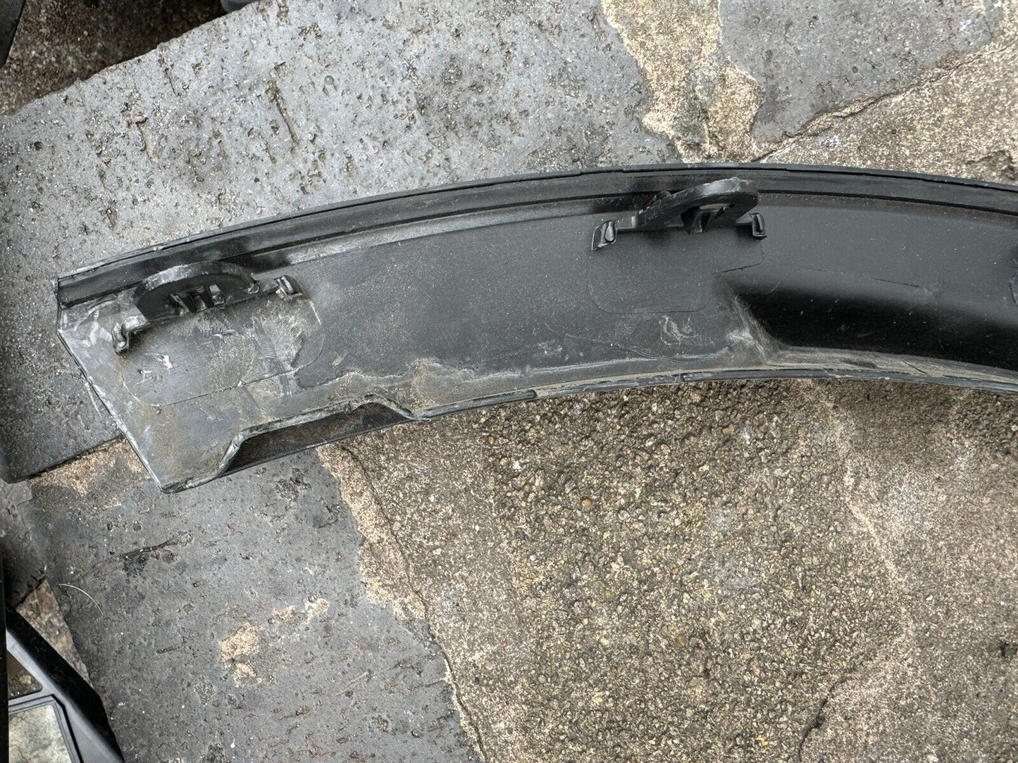 Toyota chr left rear trim fender 75606-4010 2015-on