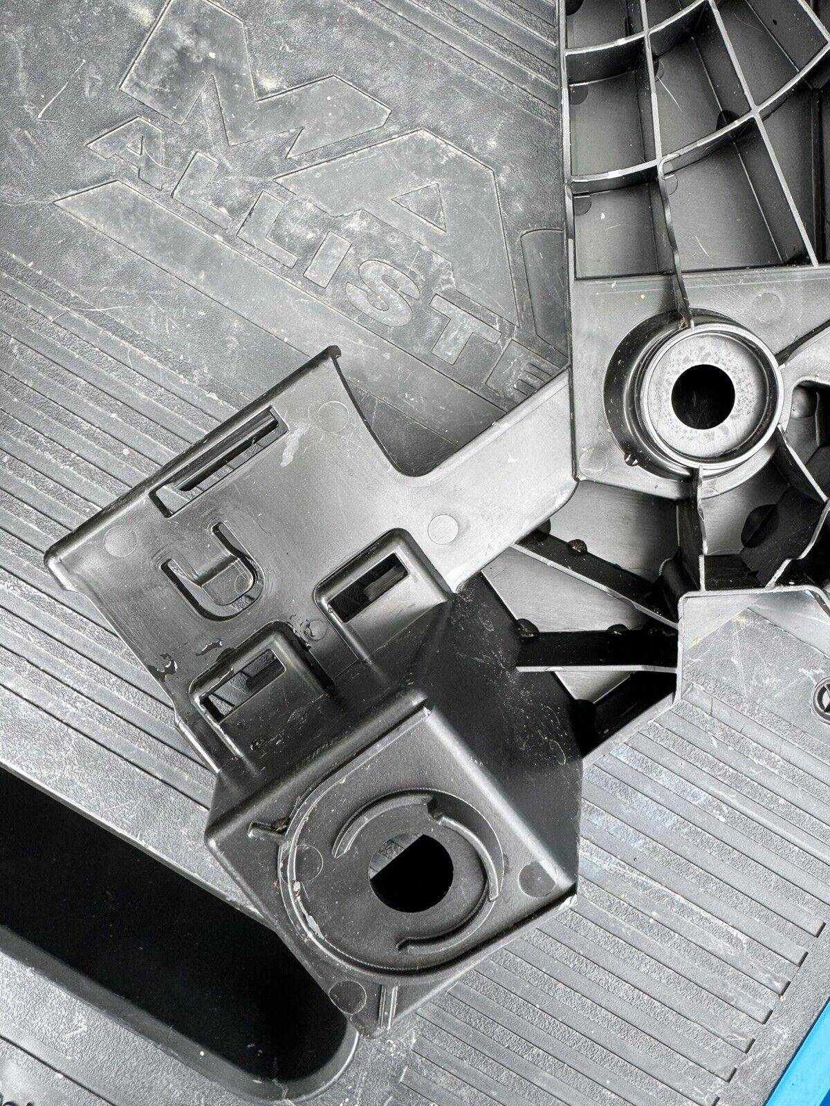 VOLKSWAGEN GOLF Mk8 Drivers Right Rear Bumper Guide Support Bracket 5H6807394D