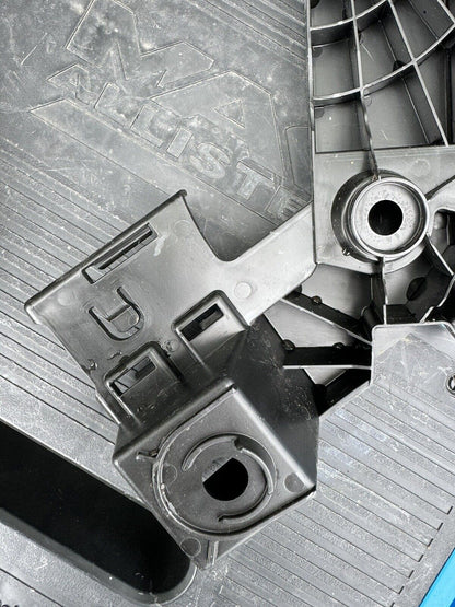 VOLKSWAGEN GOLF Mk8 Drivers Right Rear Bumper Guide Support Bracket 5H6807394D