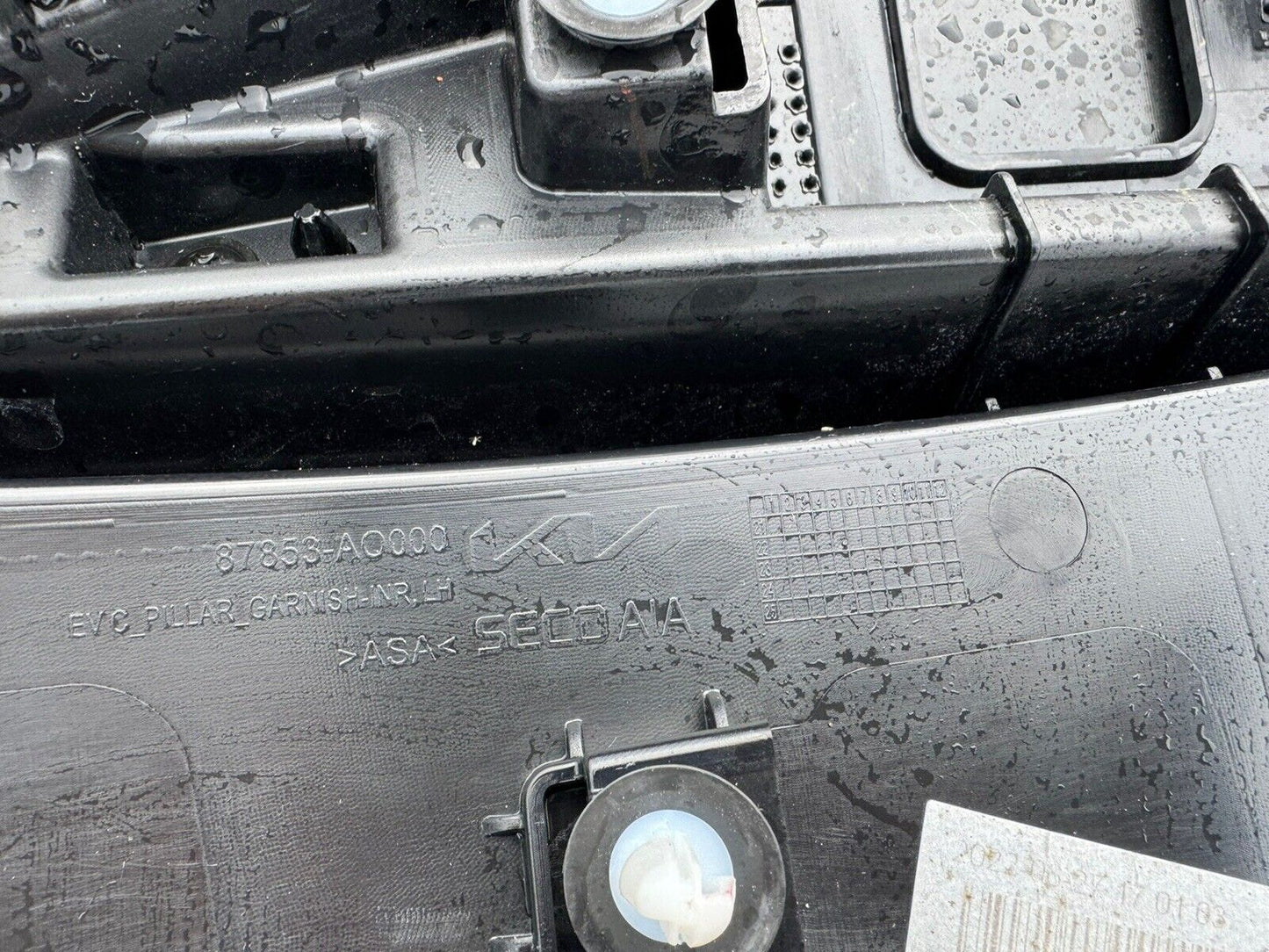 GENUINE KIA NIRO PASSENGER SIDE LEFT QUARTER PANEL COVER 87853-AO000