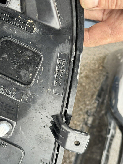 GENUINE KIA NIRO PASSENGER SIDE LEFT QUARTER PANEL COVER 87853-AO000