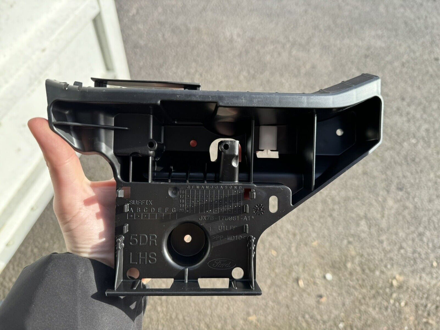 FORD FOCUS ACTIVE BUMPER BRACKET REAR LEFT JX7B-17D981-A1