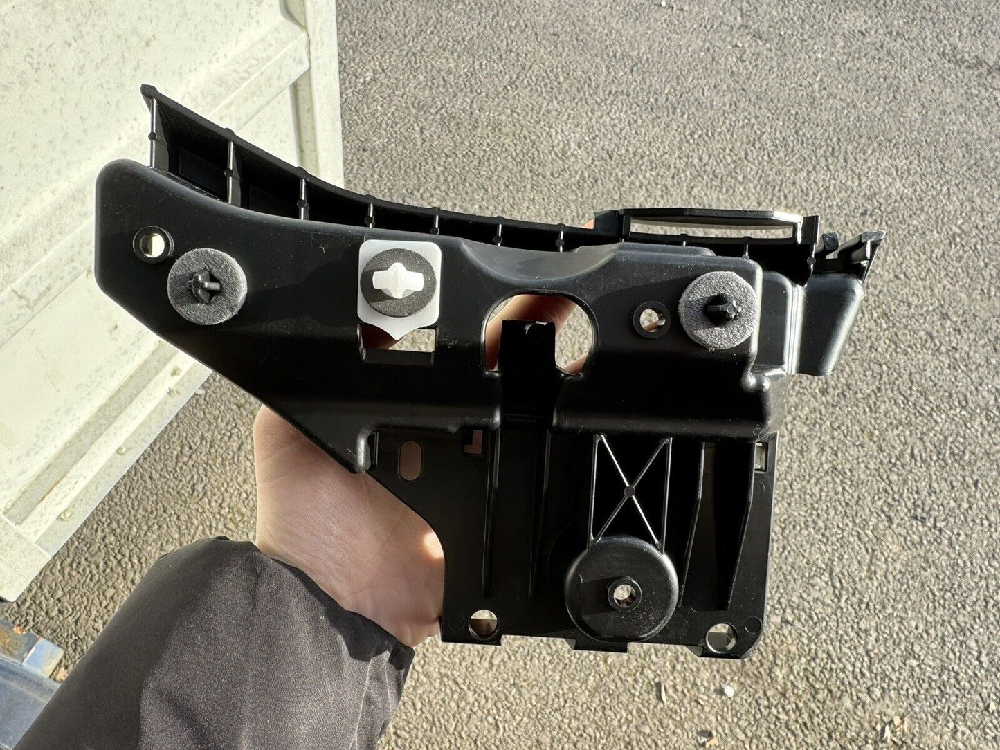 FORD FOCUS ACTIVE BUMPER BRACKET REAR LEFT JX7B-17D981-A1