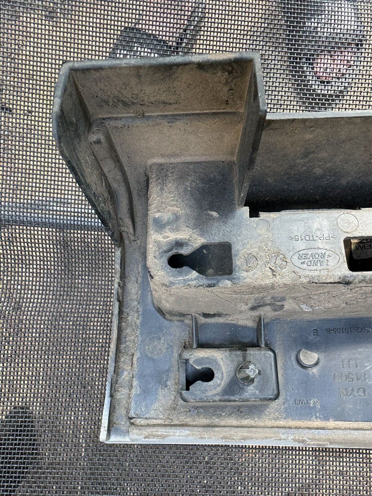 N9x216165-b LH land rover