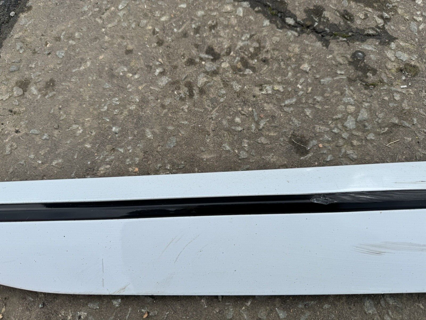 SKODA SUPERB B8 3V Estate Hybrid Front Right Door Lower Molding 3V0853294