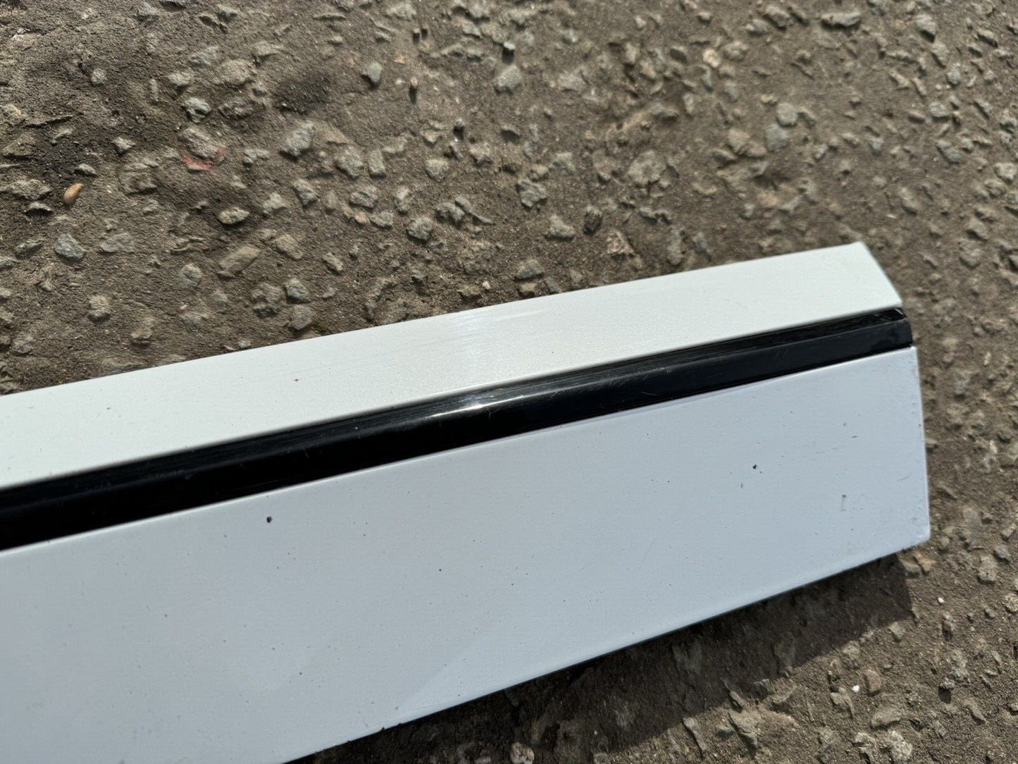 SKODA SUPERB B8 3V Estate Hybrid Front Right Door Lower Molding 3V0853294