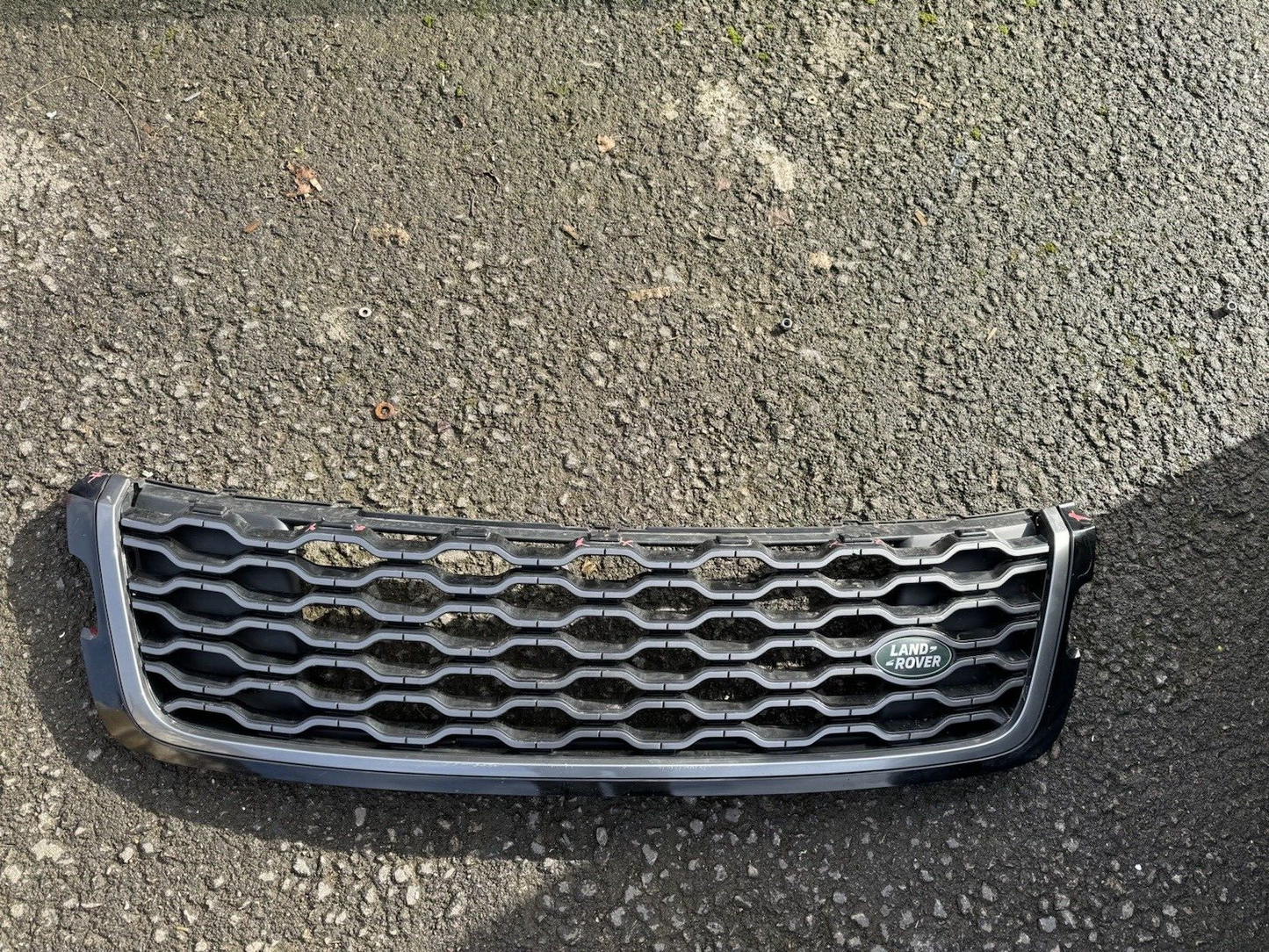 land rover velar black surround grille m8a2r708l