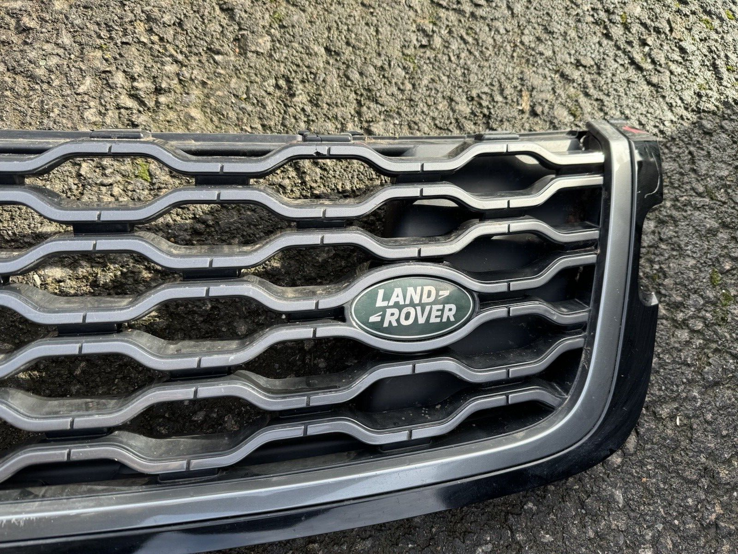 land rover velar black surround grille m8a2r708l