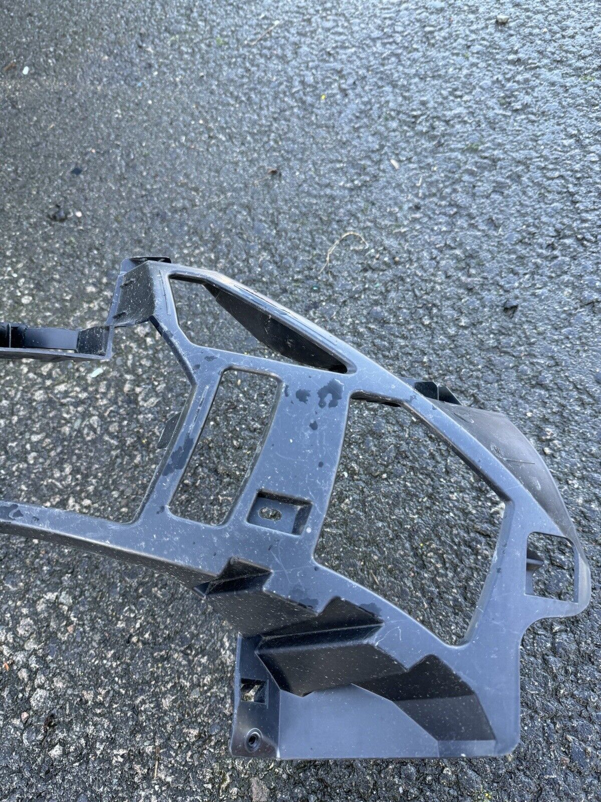 Peugeot 5008 Front Bumper Right Bracket  9815337580 Genuine