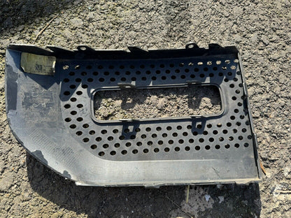 Land Rover Defender L663 Front Bumper Left Fog Light Grill L8B2-15B217-A Genuine