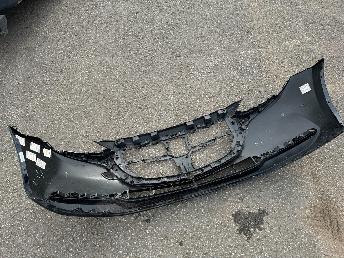 MAZDA 2 FRONT BUMPER 2019-ON front bumper genuine D43N-50031 DAMAGED