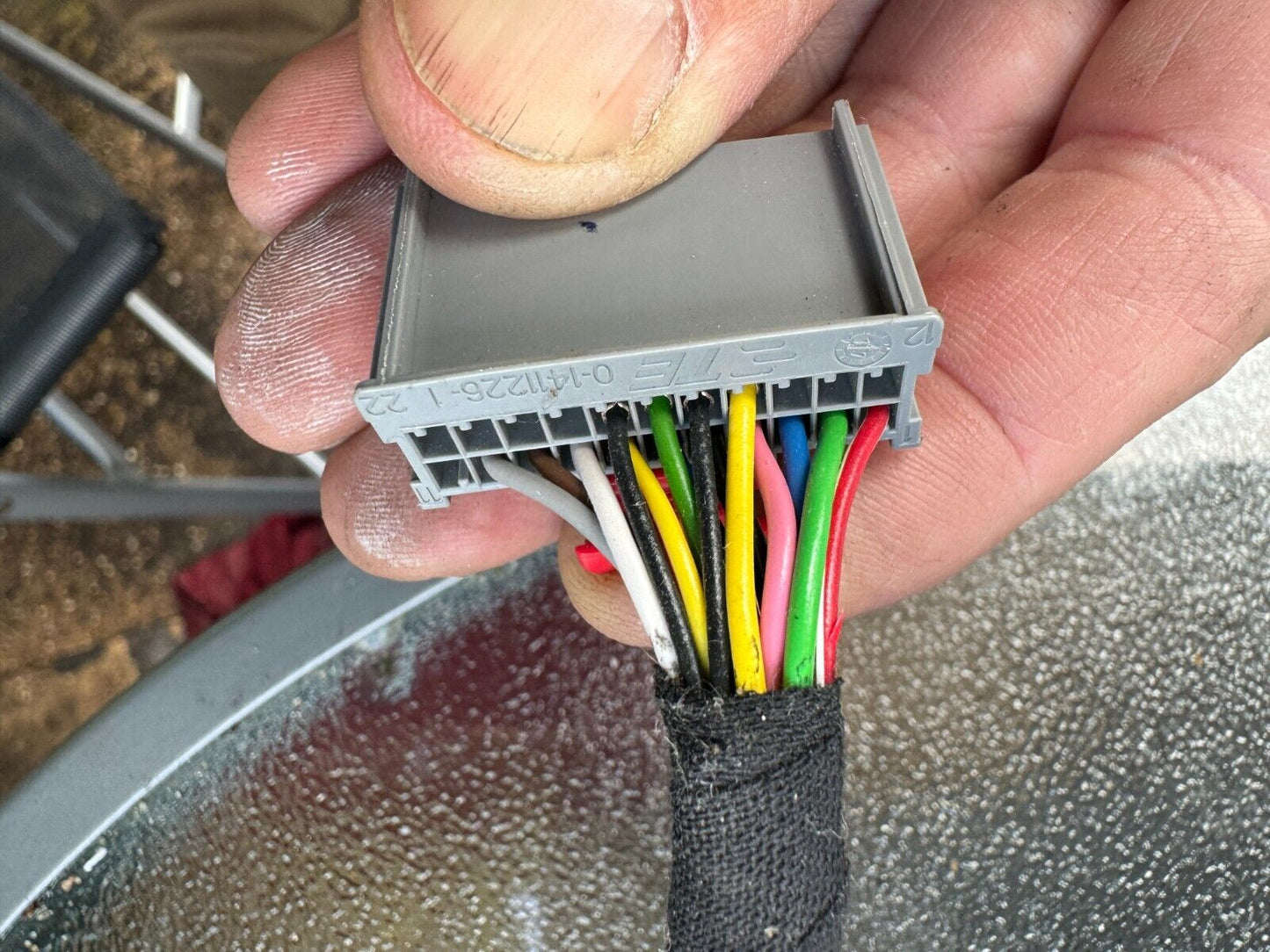 Range Rover Sport L494 LHD (15-22) Left Side Door Mirror FK62-17683-BC BROKEN!