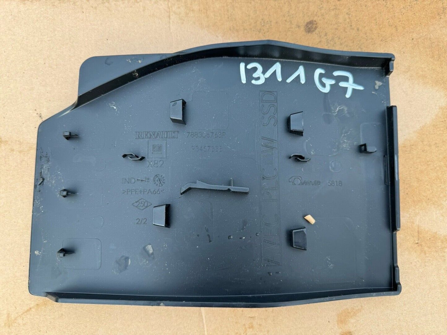 Renault Trafic Fuel Tank Flap 788308763R 1.6 dCi 2016 RHD 24470399