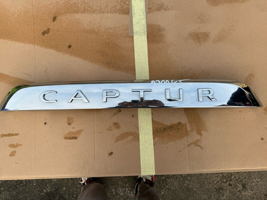 RENAULT CAPTUR CURVED TAILGATE CHROME BACK ORIGINAL  848101082R