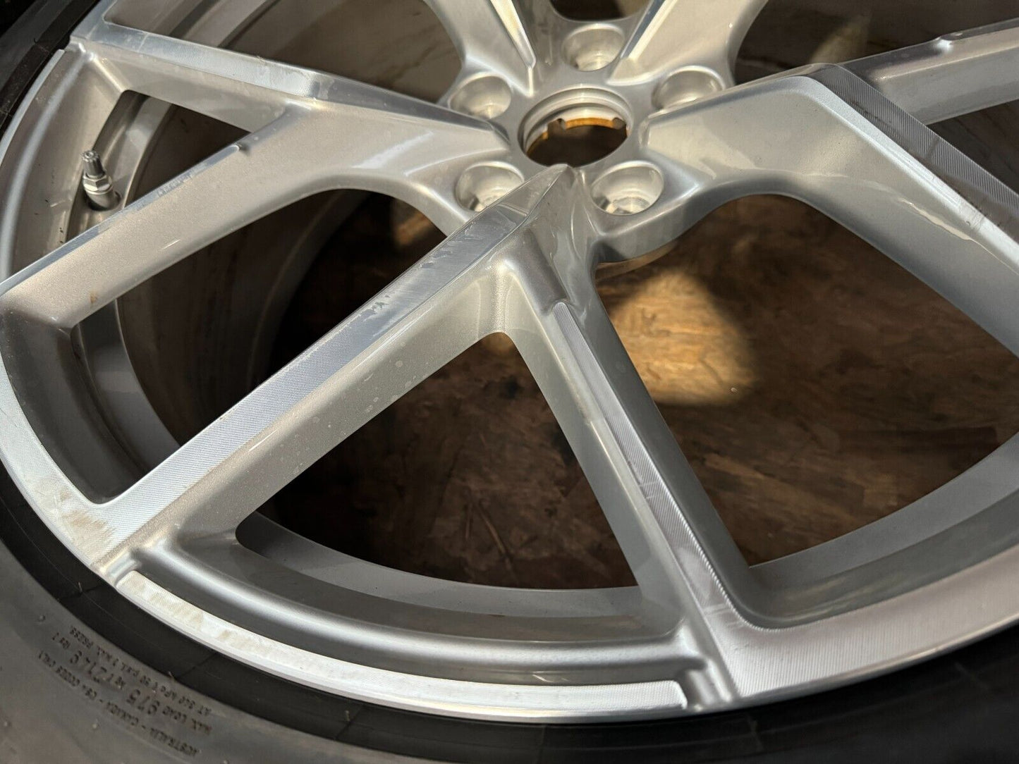 22" 9J LOTUS ELETRE Alloy Wheel 8890981935SB5 needs refurb