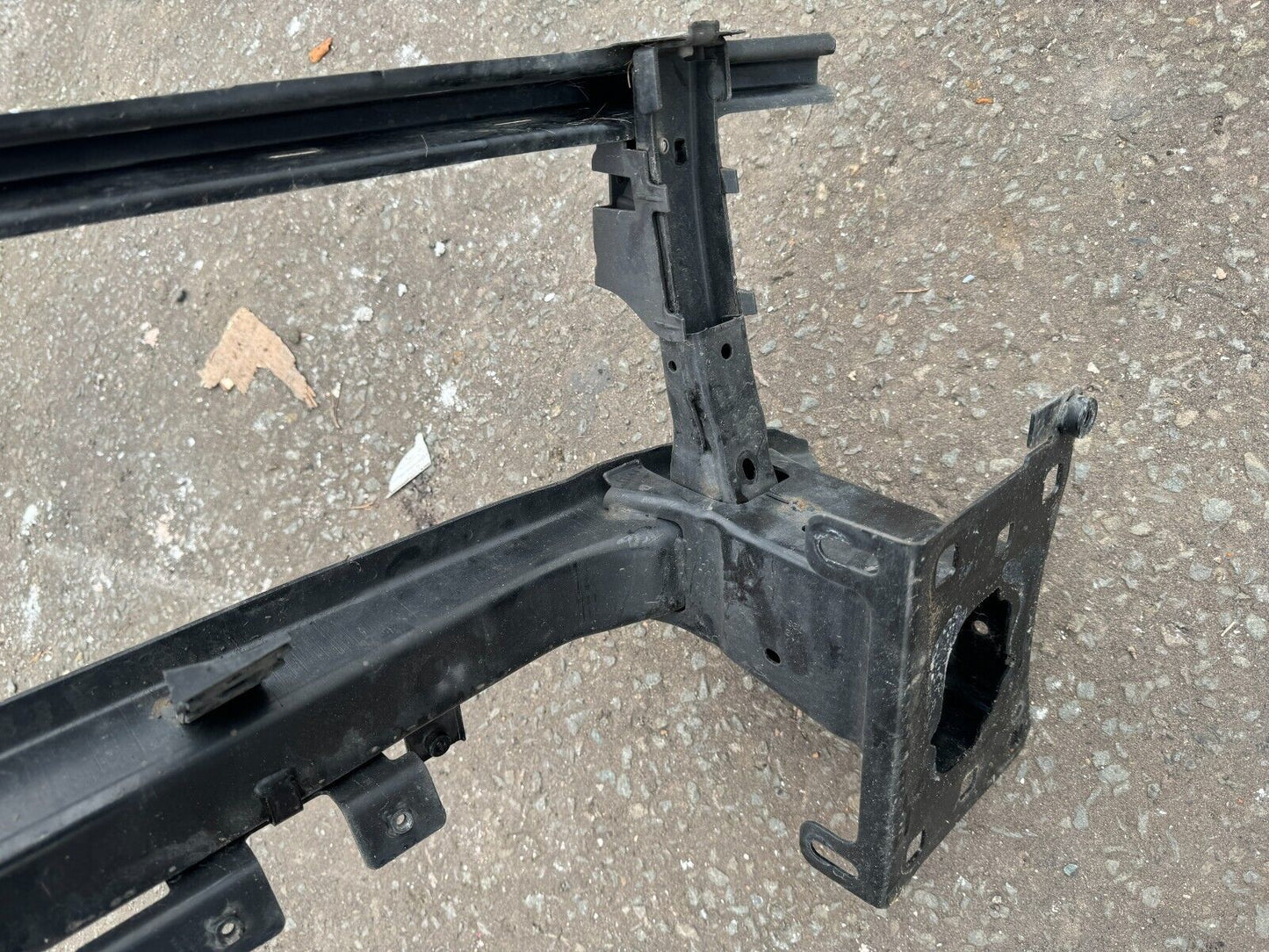 VW Passat B8 Lift original front crash bar brace 3G0807584A