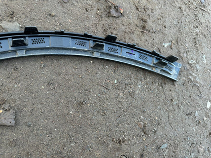 Polestar 2 Fender wheel arch trim left (molding) 31672601