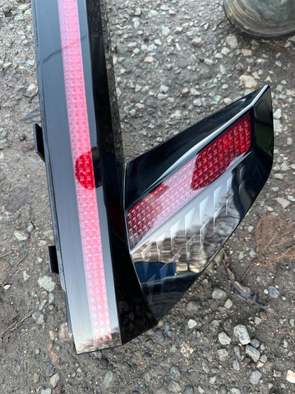 HYUNDAI TUCSON MK4 NX4 REAR TAIL LIGHT MIDDLE CENTRE N7924-63050 2024