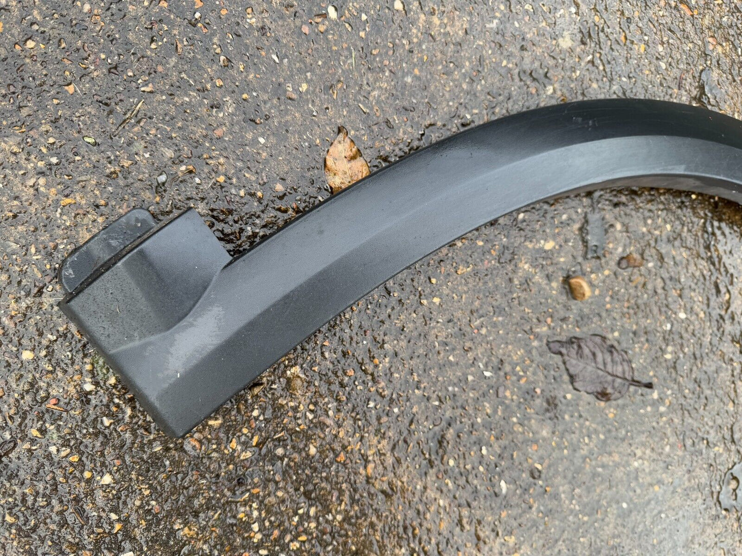 CITROËN DS3 wheel arch trim 9817251277