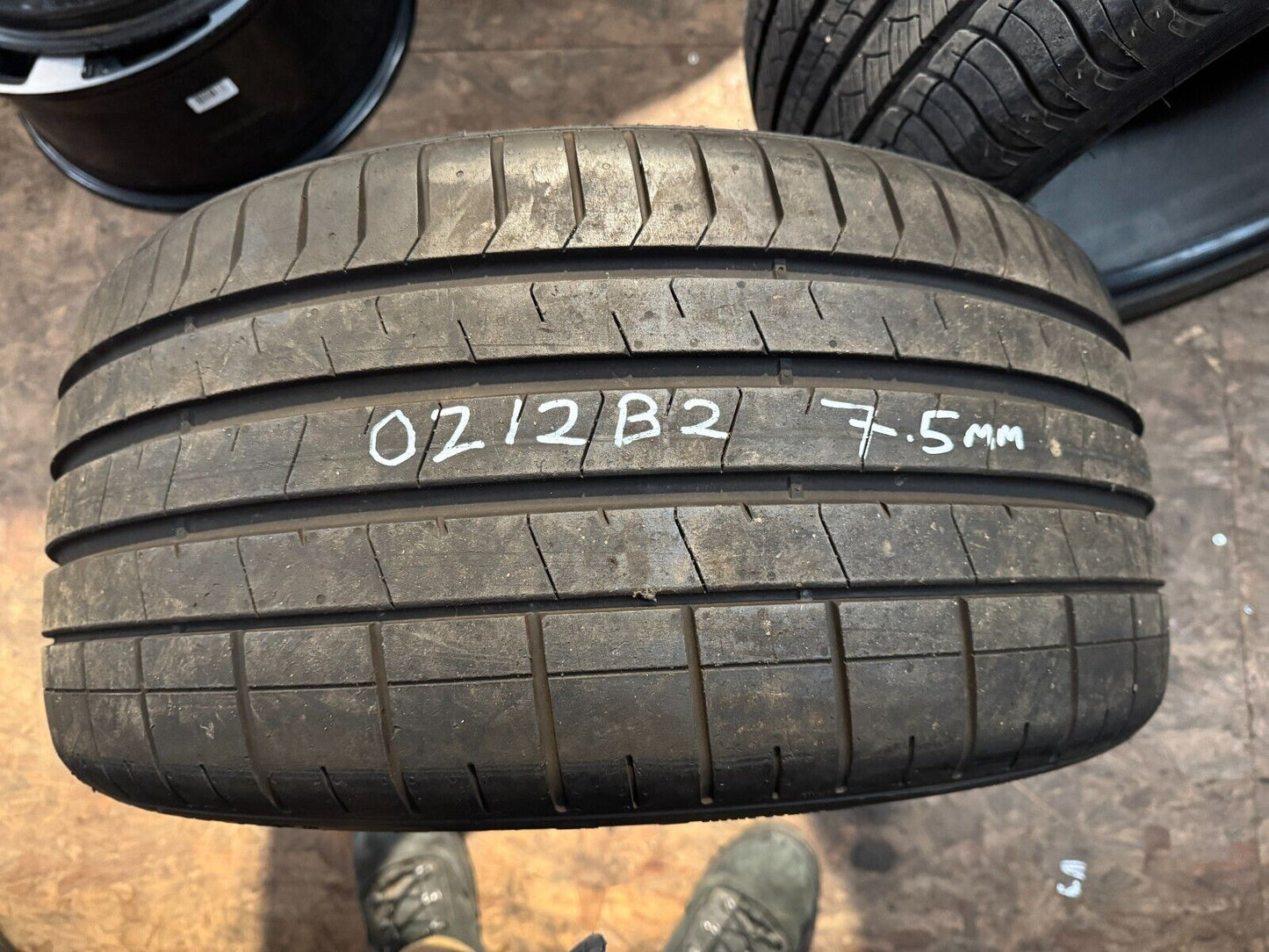 Pirelli 265 35 20 99Y P ZERO Tread 7 mm + No Repairs Next Day Delivery