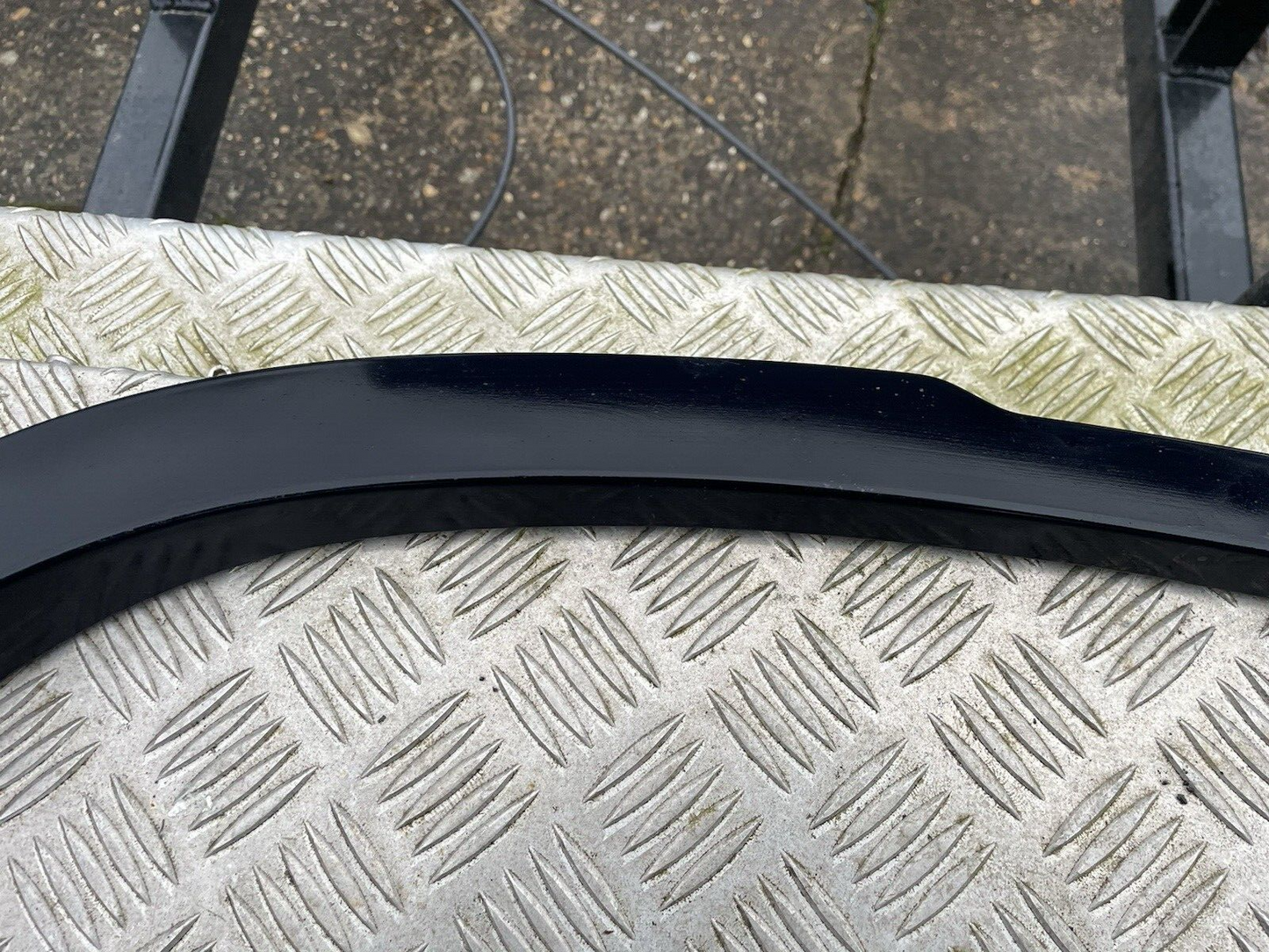 LAND ROVER DEFENDER 90 2021 ONWARDS L633 GENUINE REAR LEFT WHEEL ARCH SPAT TRIM