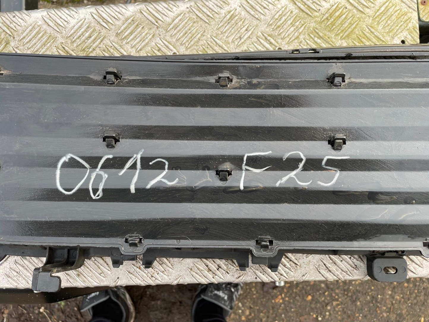 VAUXHALL CORSA E HATCHBACK 2014-2018 FRONT BUMPER GRILL 475498858