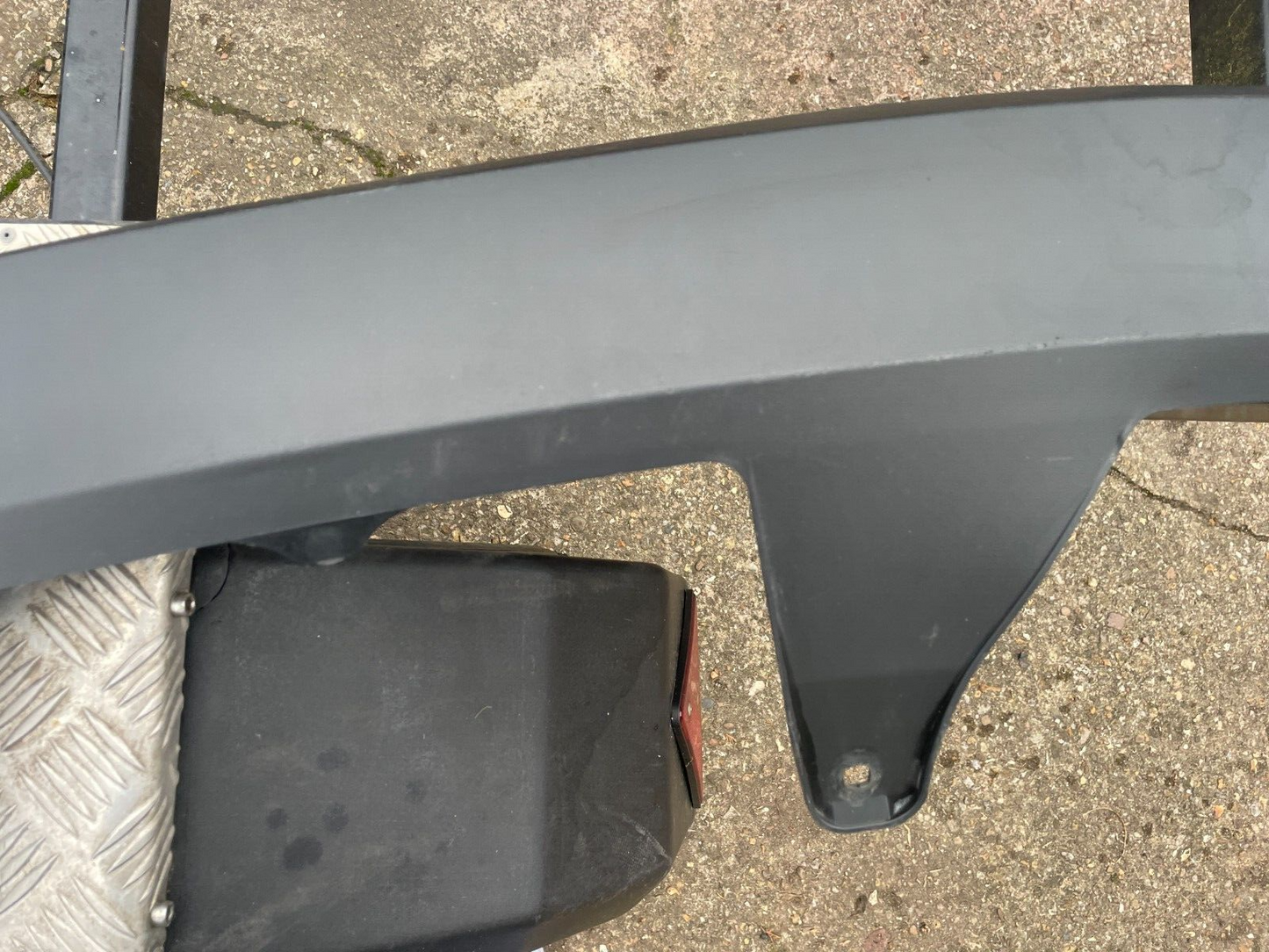 FORD FIESTA MK8 REAR BUMPER DIFFUSER TRIM CENTRE COVER H1BBF954B1