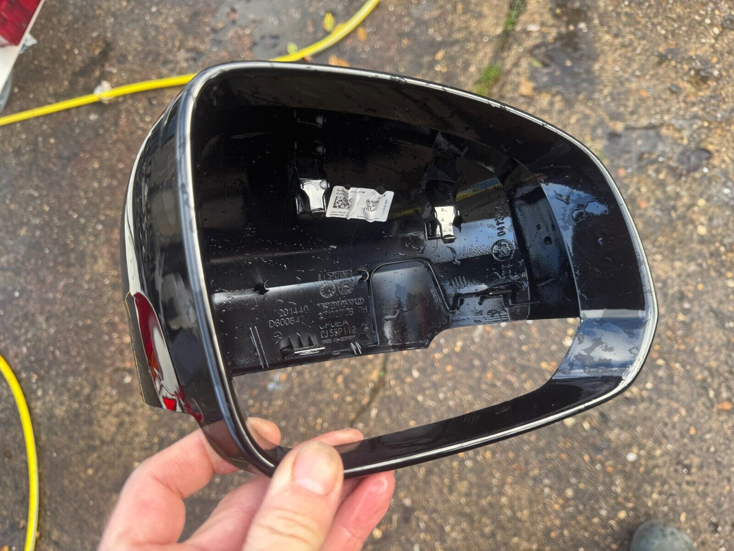 2024 Volvo XC90 right mirror cover 32132736 used onyx black scuffed