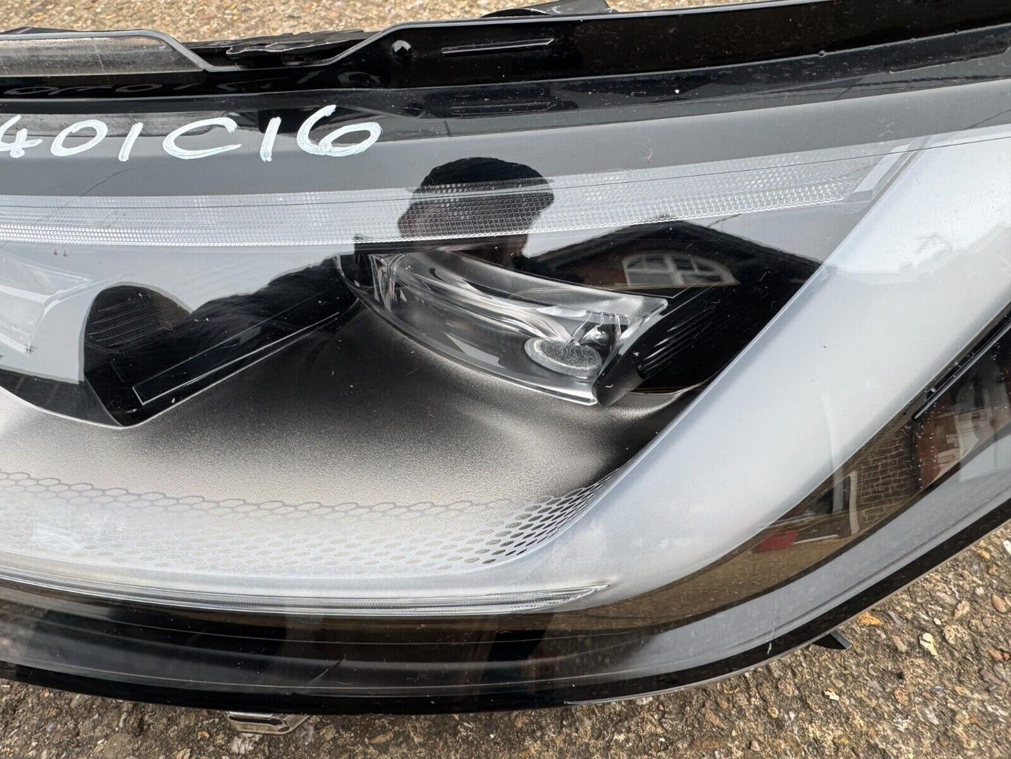 LAND ROVER DISCOVERY 5 L462 LEFT LED HEADLIGHT 2021-ON MY4213W030DB DAMAGED
