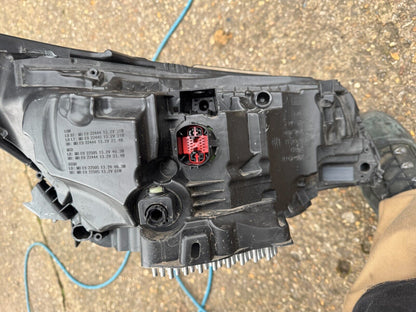 LAND ROVER DISCOVERY 5 L462 LEFT LED HEADLIGHT 2021-ON MY4213W030DB DAMAGED