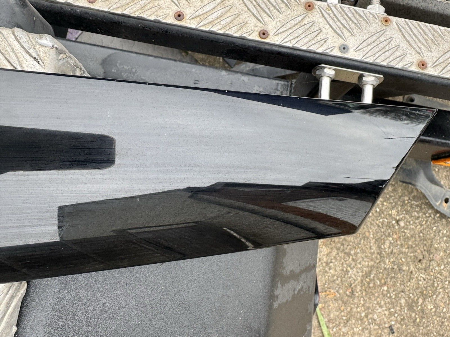 2022-2024 RANGE ROVER SPORT L461 A PILLAR WINDSCREEN EXTERIOR TRIM DRIVER RIGHT