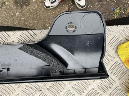 2022-2024 RANGE ROVER SPORT L461 A PILLAR WINDSCREEN EXTERIOR TRIM DRIVER RIGHT