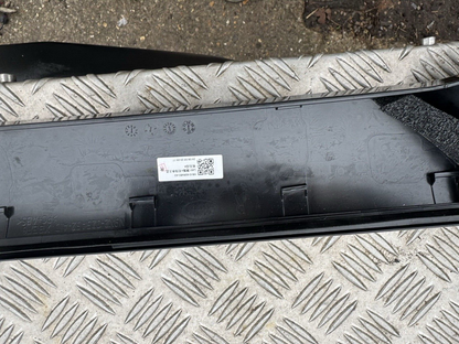 2022-2024 RANGE ROVER SPORT L461 A PILLAR WINDSCREEN EXTERIOR TRIM DRIVER RIGHT