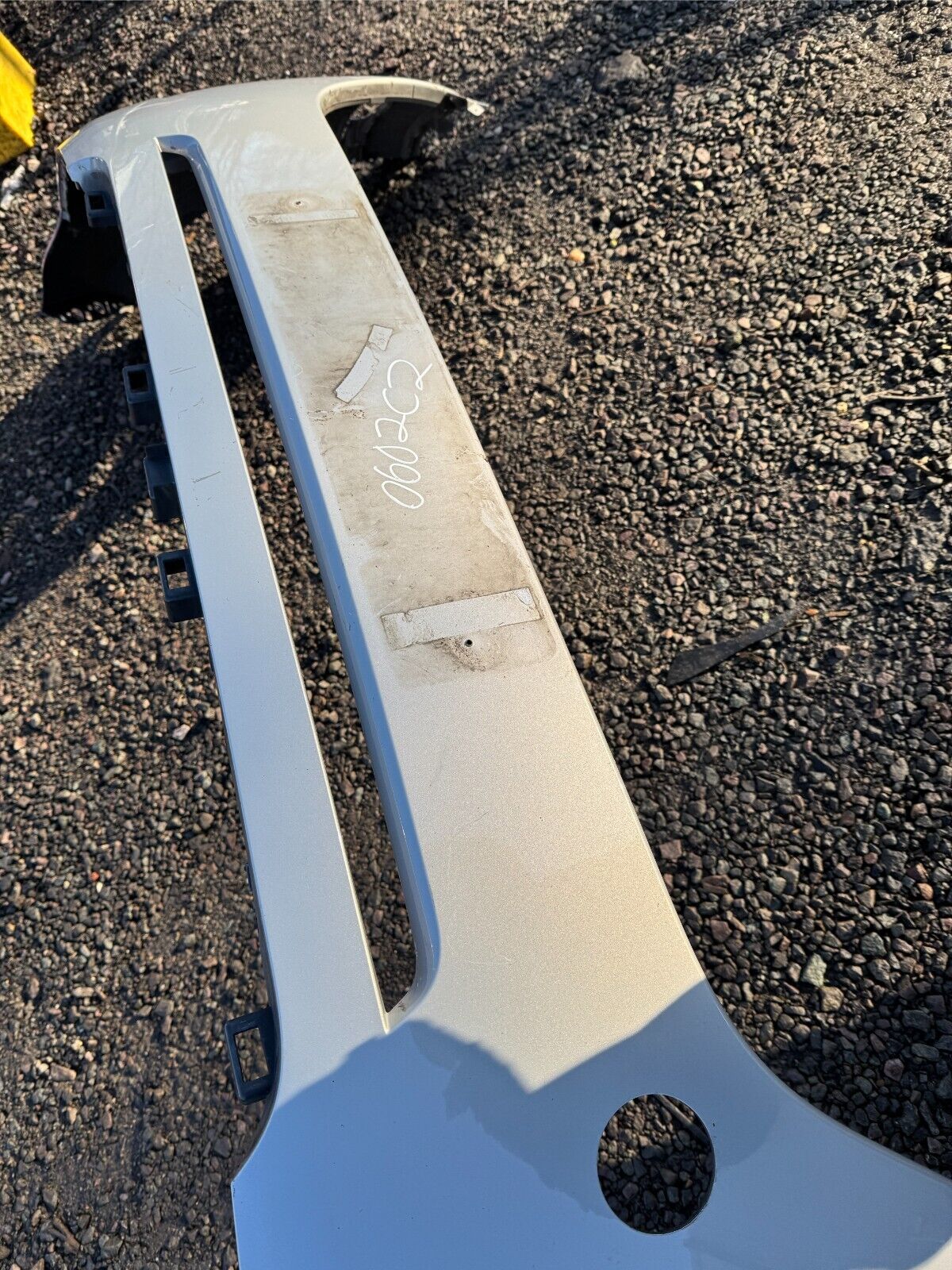 2023 RANGE ROVER EVOQUE 2019 ONWARDS GENUINE FRONT UPPER BUMPER M/K8D217F003