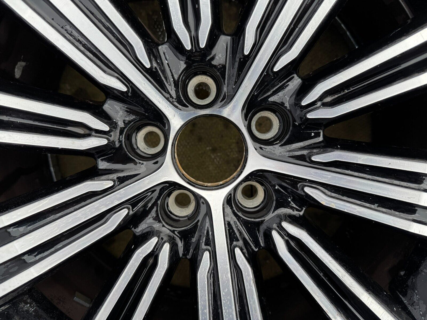 Genuine 2021 Volvo S60 V60 S90 V90 18" 8J single alloy wheel 31471312