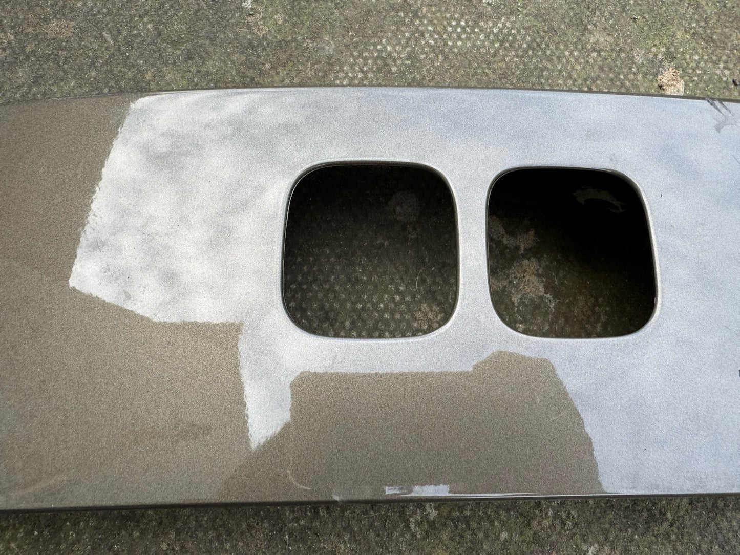 Land Rover Defender Rear Tail Light Trim RH UK Drivers 20-24 L663 L8B2-28660-ACW