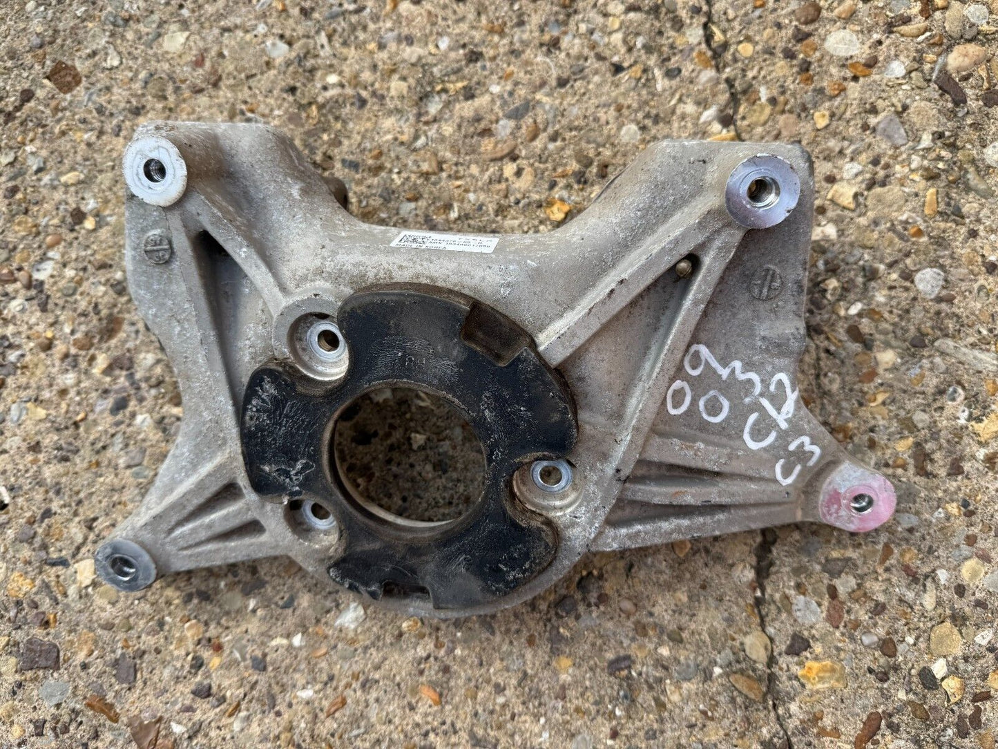 TESLA MODEL 3 Front Right Strut Upper Bracket 1044376-00-D 1044037-00-C 2018