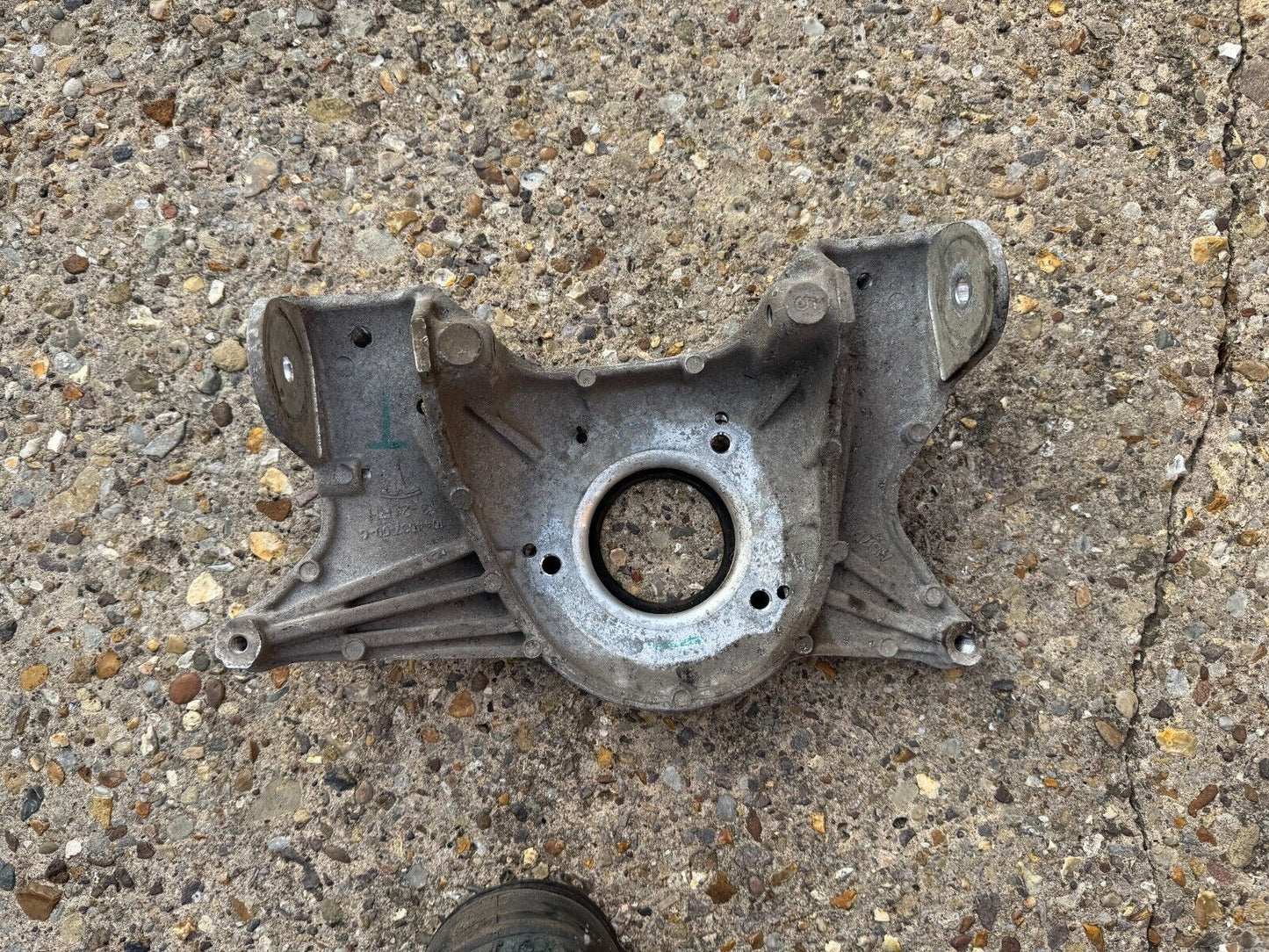 TESLA MODEL 3 Front Right Strut Upper Bracket 1044376-00-D 1044037-00-C 2018