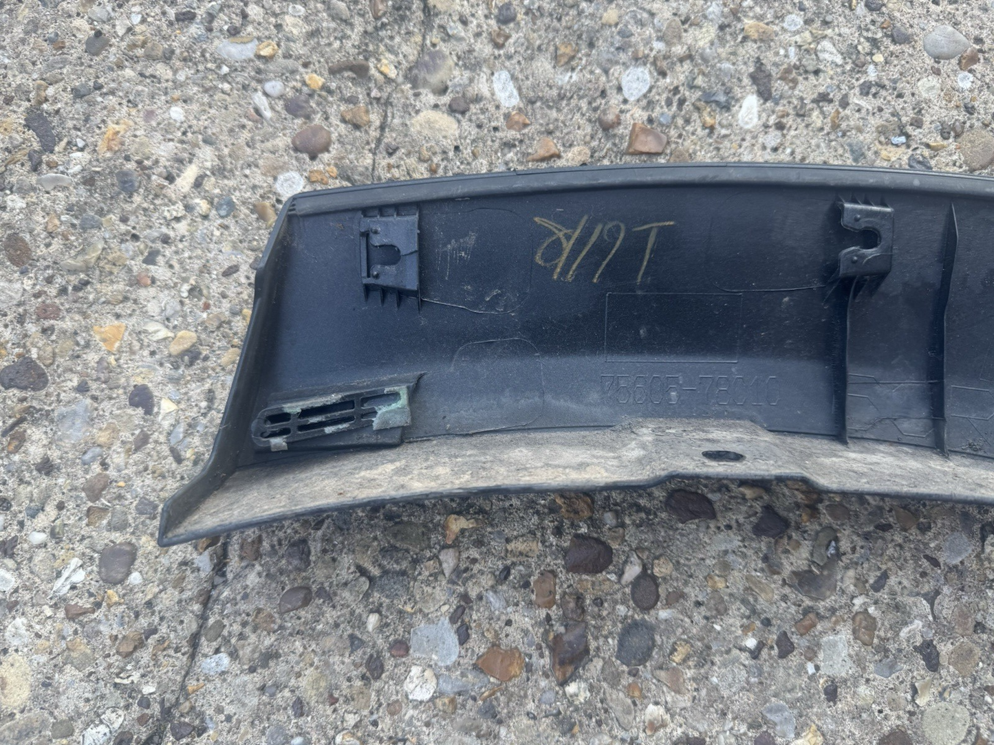 LEXUS NX AZ10 Rear Right Fender Molding 75605-78010  2015