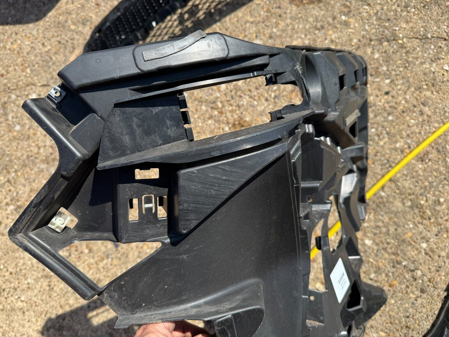 BMW iX 2024 Front bumper mounting bracket 9879666